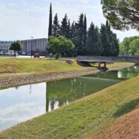 Zdi se, da nekdo nekaj izpu&scaron;ča v kanale