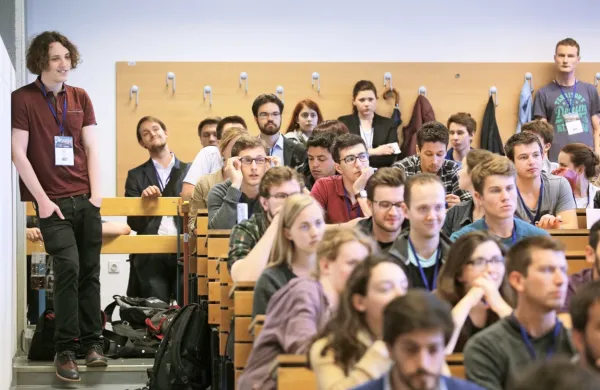 Na visokošolskih zavodih se danes začenja drugi prijavni rok za 
vpis v dodiplomske in enovite magistrske programe. Potekal bo do 
27. avgusta.