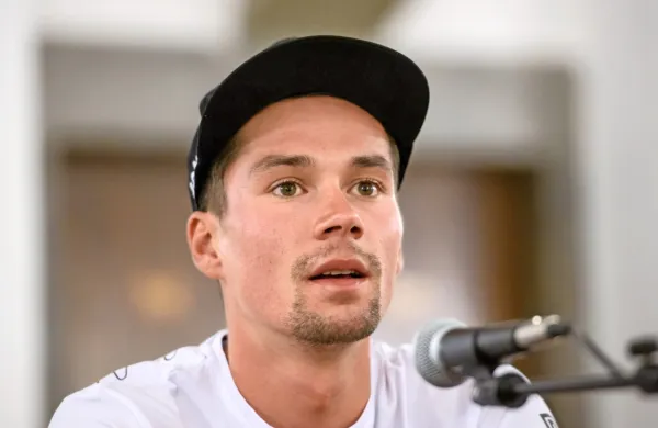 V skupnem seštevku dirke po Španiji še naprej vodi slovenski as 
Primož Roglič.
