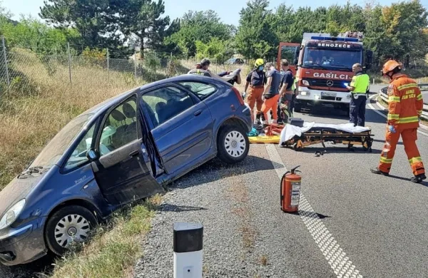Pijan Ljubljančan je na uvozu na avtocesto v soboto končal v 
jarku.