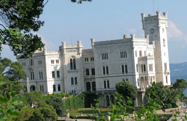 Miramar sodi v desetino najboljših svetovnih turističnih atrakcij, je 
po ocenah uporabnikov sporočil spletni turistični velikan Tripadvisor.