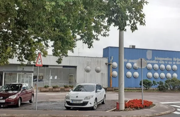 Stavbo, v kateri je nekdaj domovala znamenita blagovnica, bo 
Mercator namenil sodobnemu marketu.