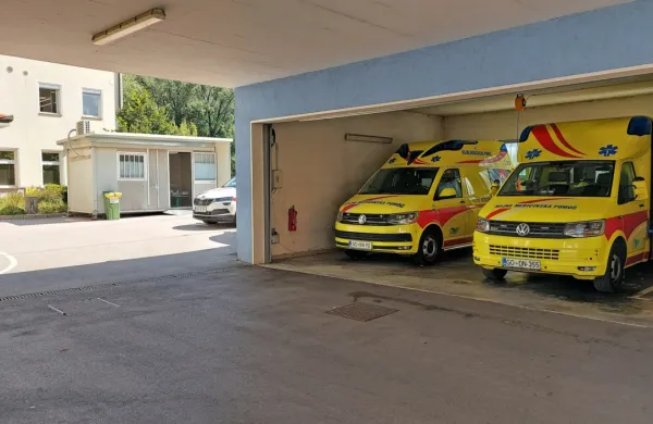 Ajdovski zdravstveni dom je ob pomoči občine dobil opremo za še 
bolj učinkovito delo službe nujne medicinske pomoči in lažjo 
vključitev v dispečersko službo.