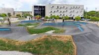 Kot edini v Istri je izolski kolopark  zelo  priljubljen. Škoda le, da ga občina ni umestila   bliže pasjemu parku in parkirišču stanovalcev.