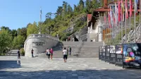 Dolgotrajno zaprtje Postojnske jame bo tudi letos pustilo finančni 
luknji v postojnskem in pivškem proračunu.