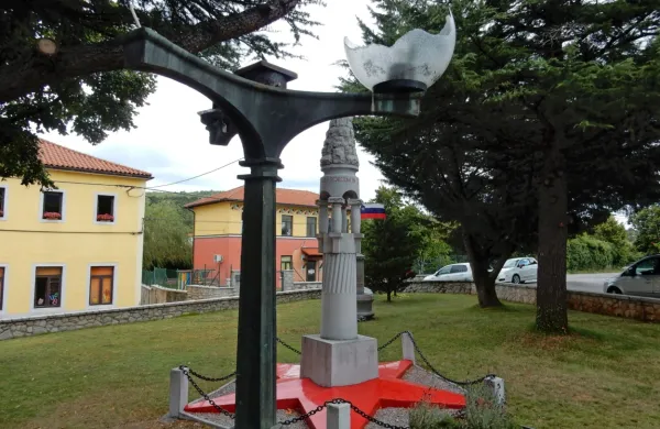 V spominskem parku v Lokvi je razbitih sedem svetilk.

