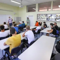 Prvi dan v &scaron;oli tudi pogovor o virusu in testiranju