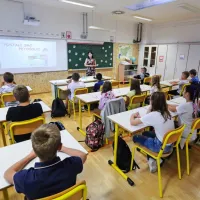 Prvi dan v &scaron;oli tudi pogovor o virusu in testiranju