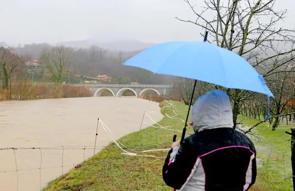 Tako je Vipava poplavljala decembra leta 2017.