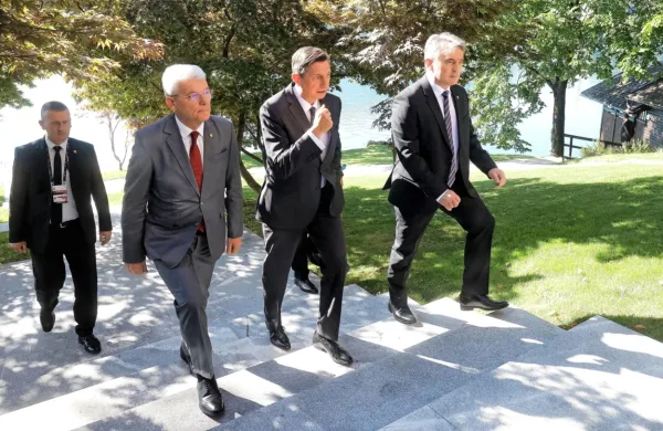 Srečanje predsednika republike Boruta Pahorja s predsedujočim 
in članom predsedstva BIH Željkom Komšićem in Šefikom Džaferovićem.