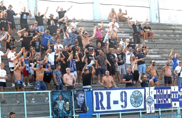 Ribari so bili v Škofji Loki zbrani v precej manjšem številu kot sicer 
na izolskem  stadionu.