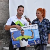 Trikratni paraolimpijec Dejan Fabčič je tudi zapel