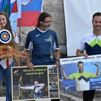 Trikratni paraolimpijec Dejan Fabčič je tudi zapel