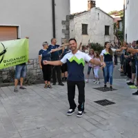 Trikratni paraolimpijec Dejan Fabčič je tudi zapel