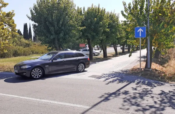 Opažanja na terenu kažejo, da se nov režim med vozniki ni še 
prijel.