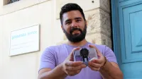Prva nagrada Poletnega škljoca, pametna ura Prixton SW41, je od 
včeraj v rokah njenega novega lastnika, Primoža Rojca iz Dolnjega 
Zemona.