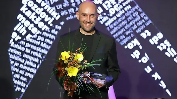 Davorin Lenko je nagrado prejel za kratko zgodbo Violine in žiletke. 