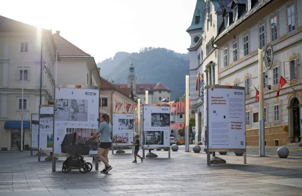 Hidria je 50. obletnico delovanja obeležila tudi z razstavo v Idriji, 
s katero odstira pogled v preteklost in sedanjost podjetja.

