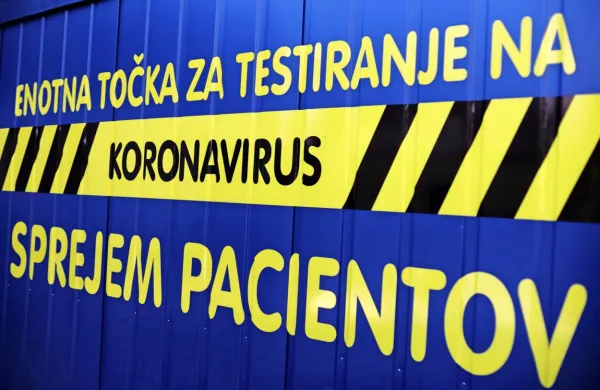 V soboto ob 2579 PCR testih potrdili 545 okužb z novim koronavirusom