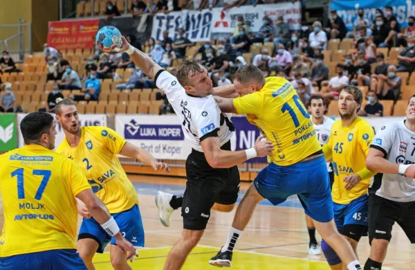 Ribničani so v drugem polčasu uspešno prebijali koprsko obrambo.