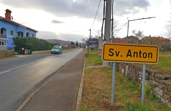 Mobilna cepilna enota prihaja v Sv. Anton
