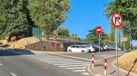Koprska občina je z novim šolskim letom  vzpostavila enosmerni prometni režim v Veluščkovi ulici pod OŠ Dušana Bordona. 