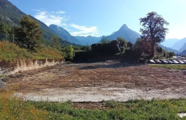 Staro telovadnico so porušili, na njenem mestu bodo zgradili 
sodobno športno dvorano. 