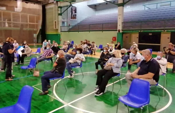 Udeleženci posveta so  modrovali, ali  Šempeter  potrebuje še eno 
trgovsko stavbo v središču.
