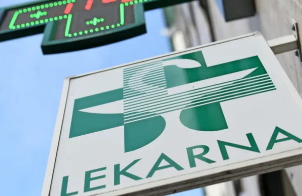 Lekarni&scaron;tvo proti noveli zakona o lekarni&scaron;ki dejavnosti tudi z zapiranjem lekarn