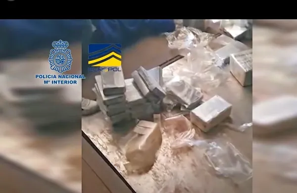 Podrobnosti  preiskave,  povezane  s  Kavaškim  klanom, so predstavili  v Madridu.  Mednarodni  združbi so med preiskavo zasegli  2,6 
tone   kokaina. 