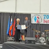Predsednik republike Borut Pahor je direktorici Vzgojnega zavoda 
Planina Leonidi Zalokar izročil zahvalo za 70 let vzgajanja 
najranljivejše populacije otrok in mladostnikov.