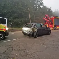 Voznik avtobusa je trčil v  zadnji  del avtomobila. 