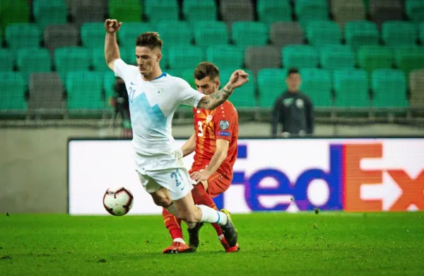 Benjamin Verbič (v belem) bo po težavah s poškodbami spet 
oblekel reprezentančni dres. 