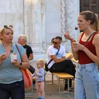Istrske dobrote zasedle Titov trg