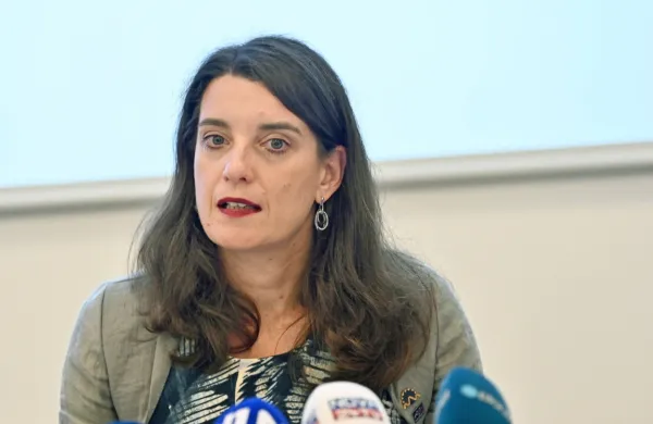 Simona Kustec