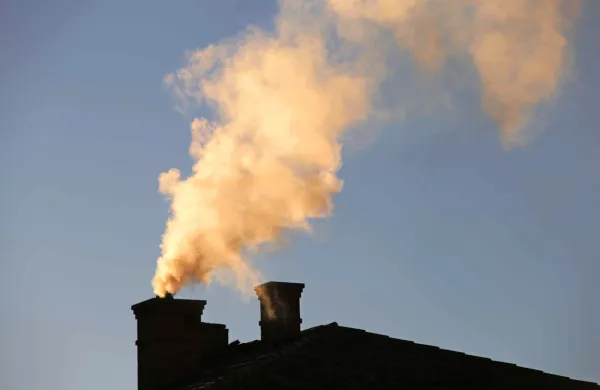 Kurilna sezona je pred vrati in cene za ogrevanje bodo zaradi dražjih energentov praviloma višje, a na Primorskem še ne povsod.