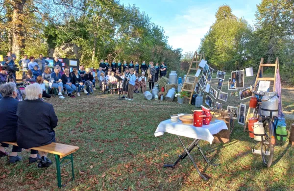 Odprtje razstave ob gradu Kalc so pospremili s prireditvijo.