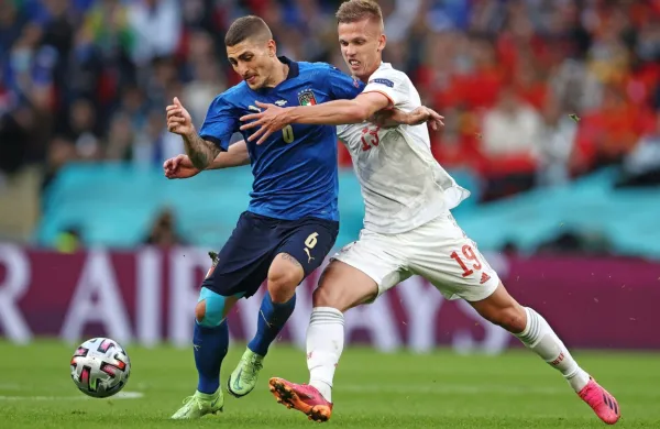 Marcio Verratti (levo) bo med akterji nocojšnjega polfinala lige narodov, v njem  pa ne bo Danija Olma.  