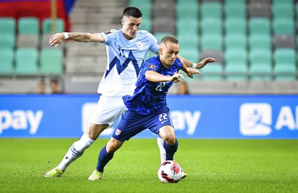 Benjamin Šeško (levo) ima že vidno vlogo v članski reprezentanci.