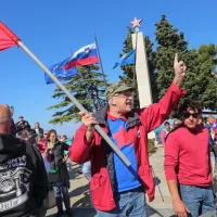 Jan&scaron;a na obisku v Marezigah, pri&scaron;lo je tudi več sto protestnikov