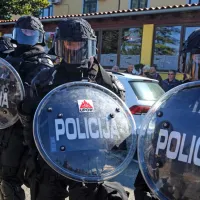 Jan&scaron;a na obisku v Marezigah, pri&scaron;lo je tudi več sto protestnikov