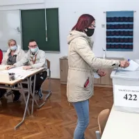 Referendum ni uspel, poraz Popoviča