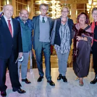 Srečali so se skoraj vsi direktorji novogoriškega gledališča: po Jožetu Babiču ga je od leta 1975 najprej vodil 
(z leve) Sergij Pelhan, sledili so Tomica Dumančić, Jožko Čuk in Neda Rusjan Bric, prav ta mesec pa 
Maja Jerman Bratec zaključuje mandat in štafeto predaja   Mirjam Drnovšček.