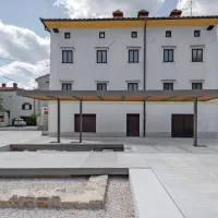 Kakovost prenove Lavričevega trga je potrdila tudi  nagrada stanovske organizacije. 