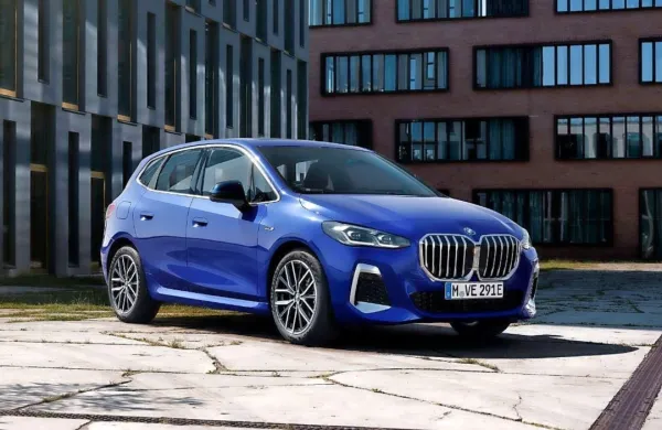 Čeprav v zadnjih letih trg ni naklonjen klasičnim enoprostorcem, 
prostor zanje še ostaja. BMW je predstavil drugo generacijo active 
tourerja.
