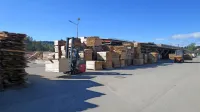 V  podjetju To-ma palete v Godoviču je žaga zagrabila desno roko delavca in jo odrezala pod komolcem.