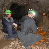 V  kavernah so uničili 50,5 kilograma streliva iz prve svetovne vojne.