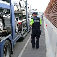 V nadzoru so odkrili tri pretežke tovornjake in kar osem tehnično 
pomanjkljivih tovornjakov.