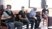 Bojan Stanojević (drugi z leve) in Dragan Čikojević  (skrajno desno) med začetkom sojenja
