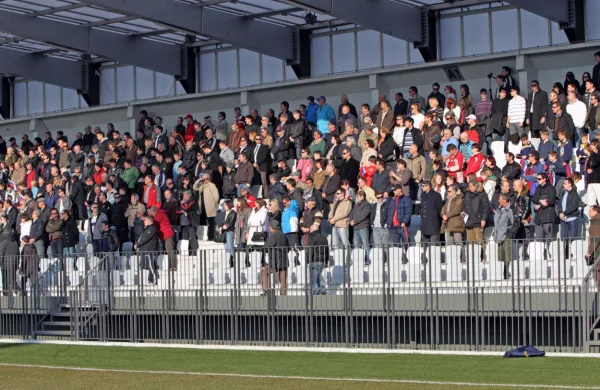 Obisk na slovenskih stadionih v zadnjem obdobju precej zaostaja 
za predkoronskimi časi.